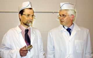 Professori Antero Aittomki ja toimitusjohtaja Mauri Kontu